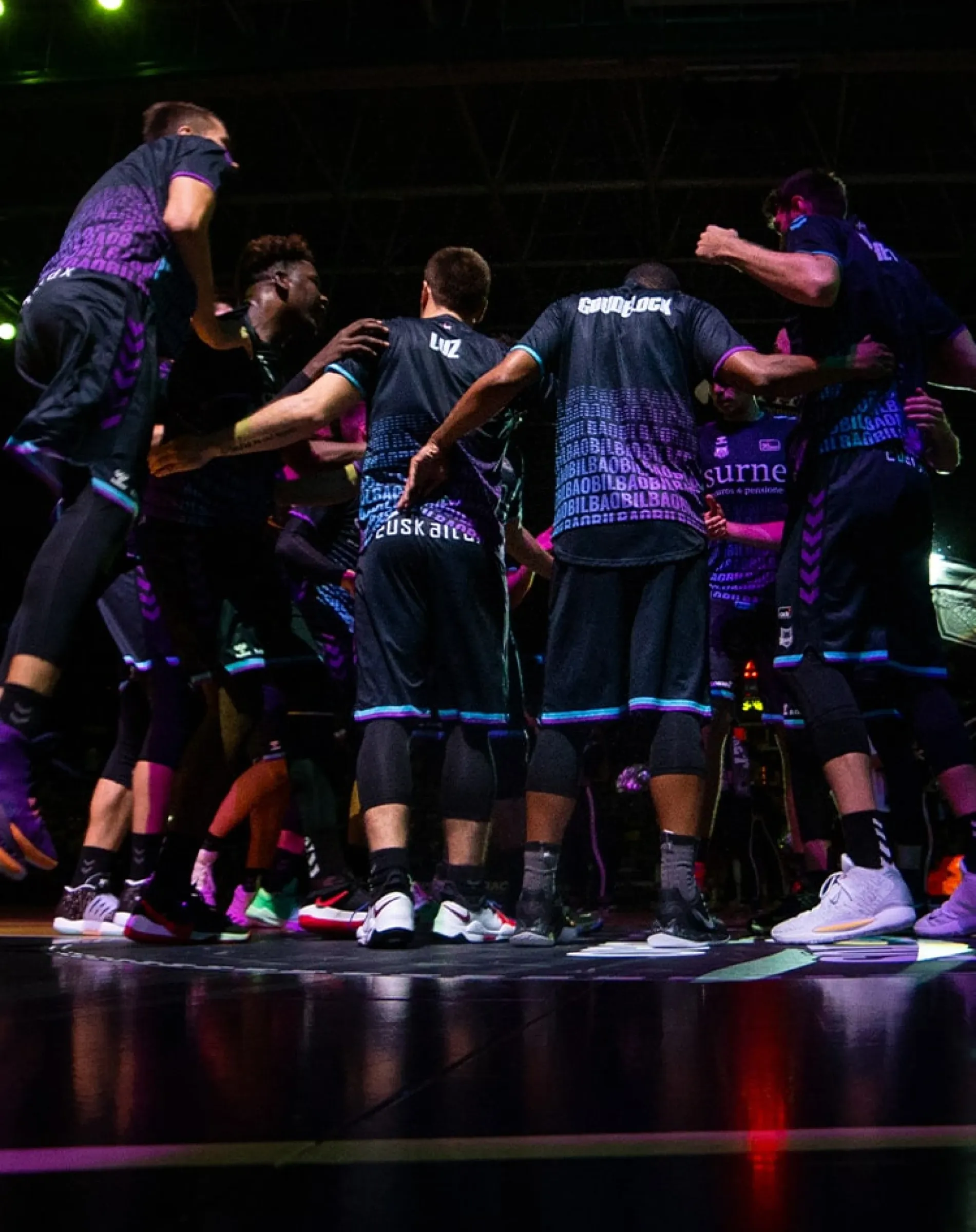 Kirolapp abrazo equipo